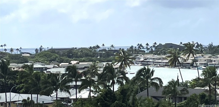 What makes this unit so SPECIAL???  CORNER unit with TWO - Beach Condo for sale in Honolulu, Hawaii on Beachhouse.com