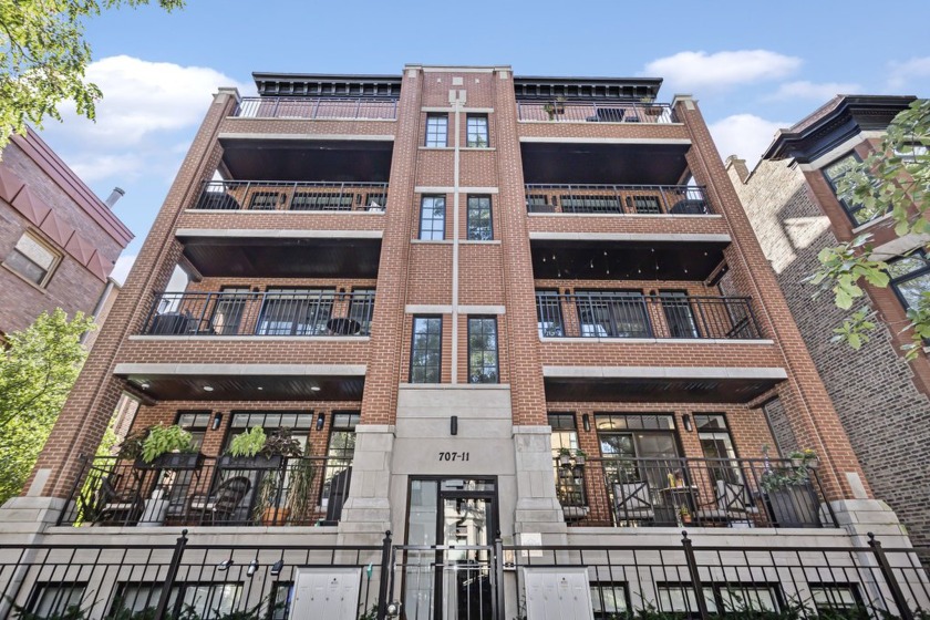 Look no Further, this is The One! Extraordinary, Impressive & - Beach Townhome/Townhouse for sale in Chicago, Illinois on Beachhouse.com