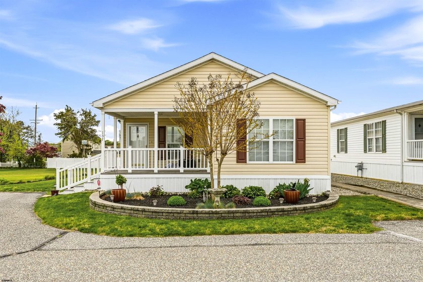 Welcome to easy shore living in Marmora. Located in a desirable - Beach Home for sale in Marmora, New Jersey on Beachhouse.com