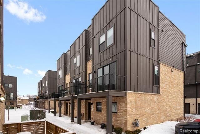 Rare corner townhome in the newly built Pullman Parc development - Beach Condo for sale in Detroit, Michigan on Beachhouse.com
