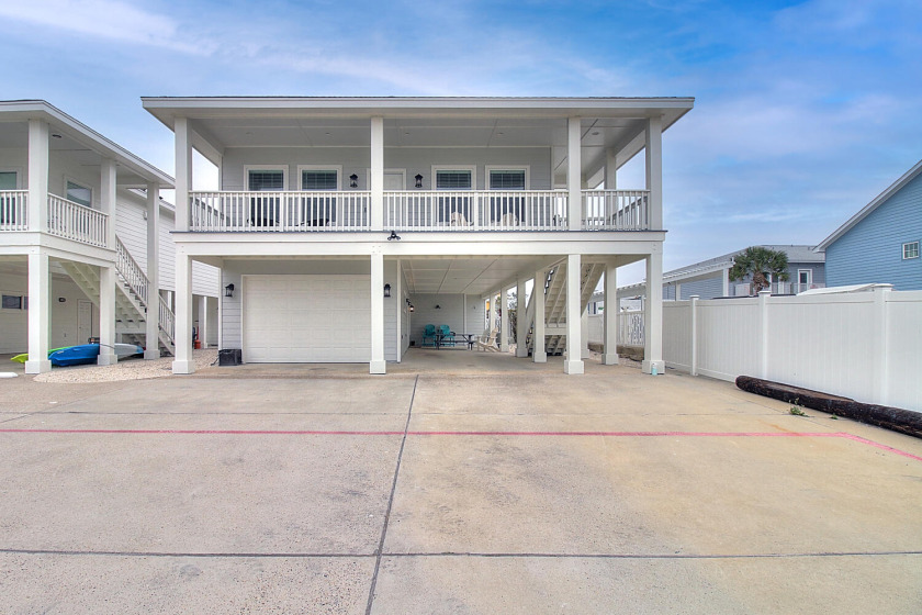Charming bungalow with full kitchen and living - Beach Vacation Rentals in Port Aransas, Texas on Beachhouse.com