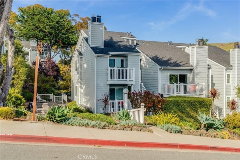 Your Perfect Coastal Retreat Awaits! Escape to the charm of - Beach Condo for sale in Cayucos, California on Beachhouse.com