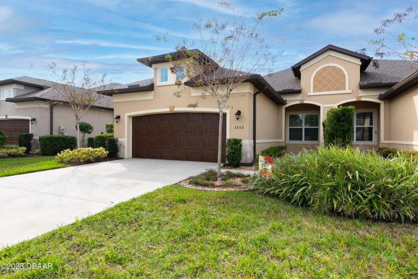 Enjoy carefree living in this upgraded, maintenance-free, 3 - Beach Townhome/Townhouse for sale in Ormond Beach, Florida on Beachhouse.com