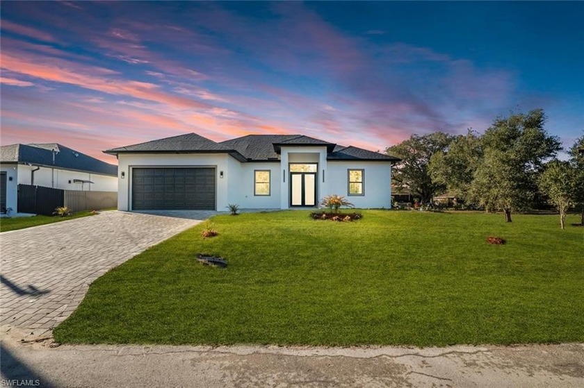 Welcome to this stunning custom built home offering the perfect - Beach Home for sale in Lehigh Acres, Florida on Beachhouse.com