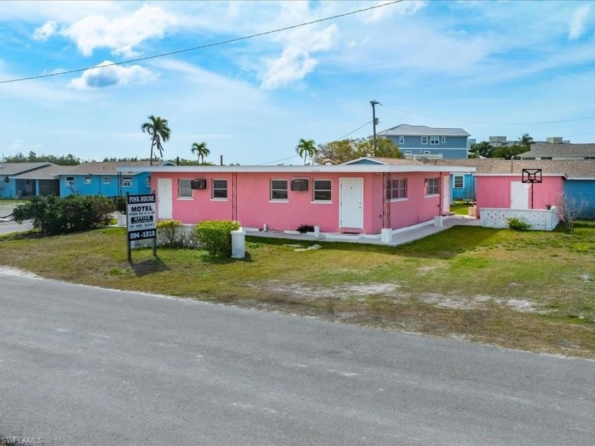 The PINK HOUSE MOTEL ~ Charming old Florida style motel that - Beach Commercial for sale in Goodland, Florida on Beachhouse.com