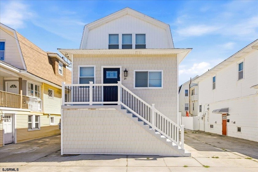 Fully remodeled duplex just two blocks from the beach in - Beach Townhome/Townhouse for sale in Ventnor, New Jersey on Beachhouse.com