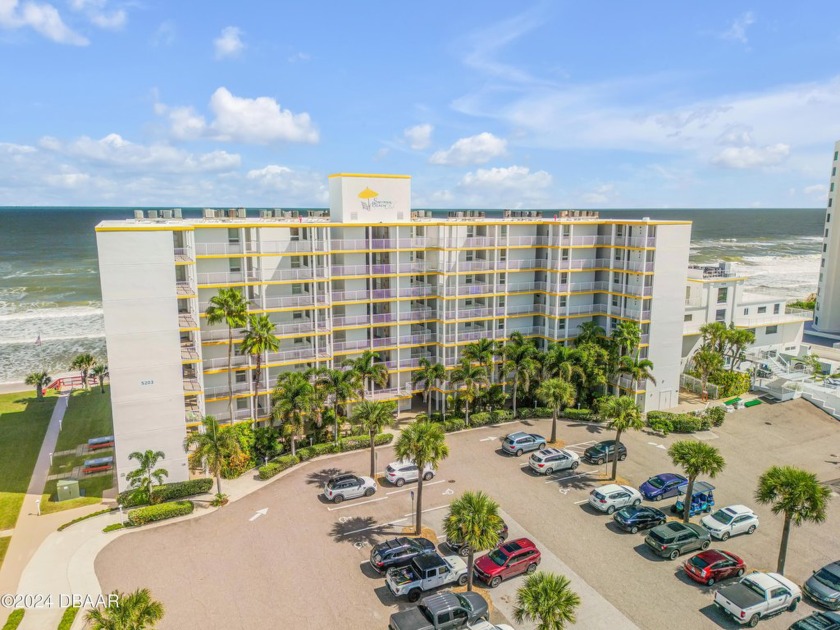 This stunning, top-floor, fully furnished condo, offers - Beach Condo for sale in New Smyrna Beach, Florida on Beachhouse.com