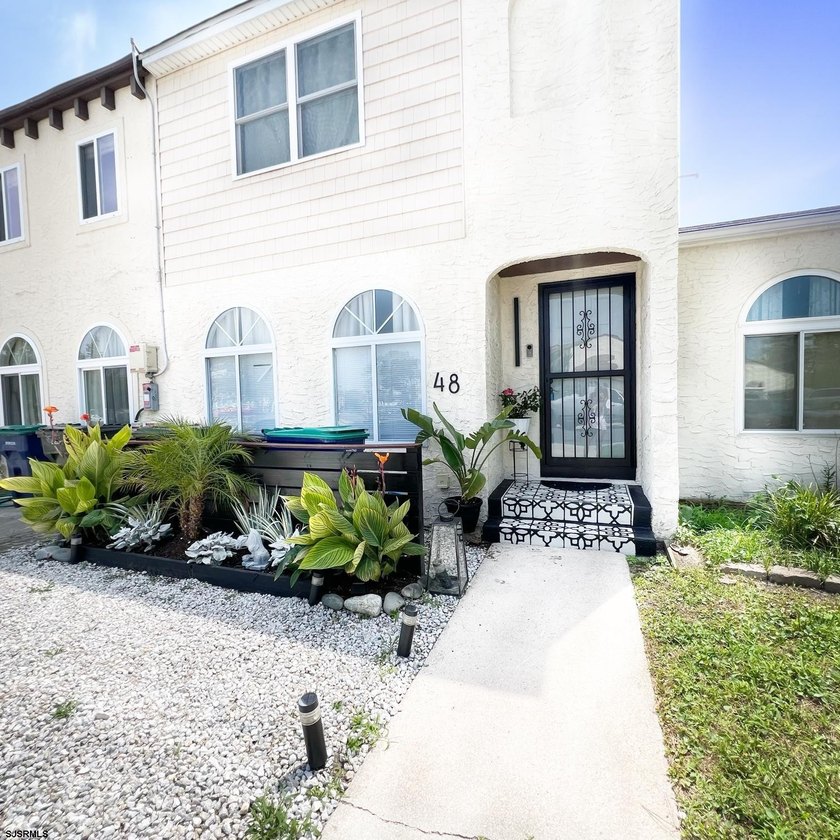 Welcome Home to 48 Delmar dr Brigantine. This fee simple - Beach Home for sale in Brigantine, New Jersey on Beachhouse.com