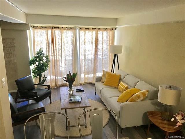 COMPLETELY RENOVATED AND UPGRADED IN THE BEST LOCATION IN - Beach Apartment for sale in Honolulu, Hawaii on Beachhouse.com