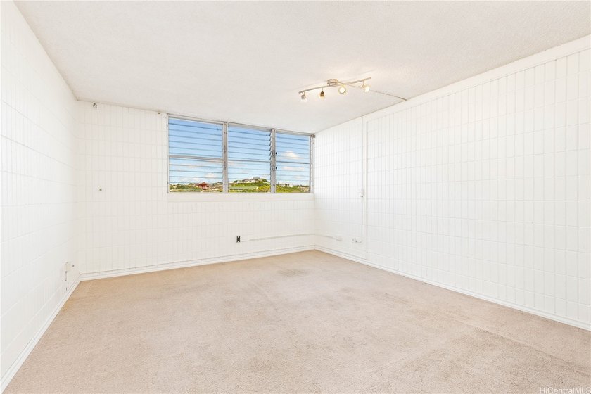 Welcome to Sunset Lakeview, a conveniently located building in - Beach Condo for sale in Honolulu, Hawaii on Beachhouse.com