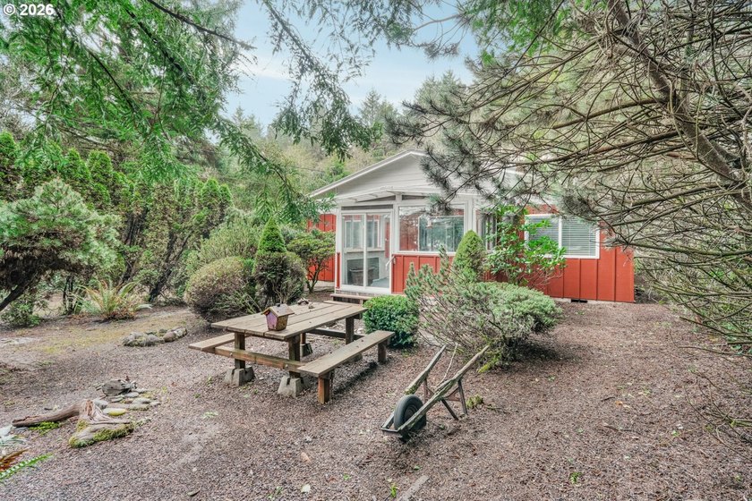 Tucked away in the desirable Surfland subdivision and just a few - Beach Home for sale in South Beach, Oregon on Beachhouse.com