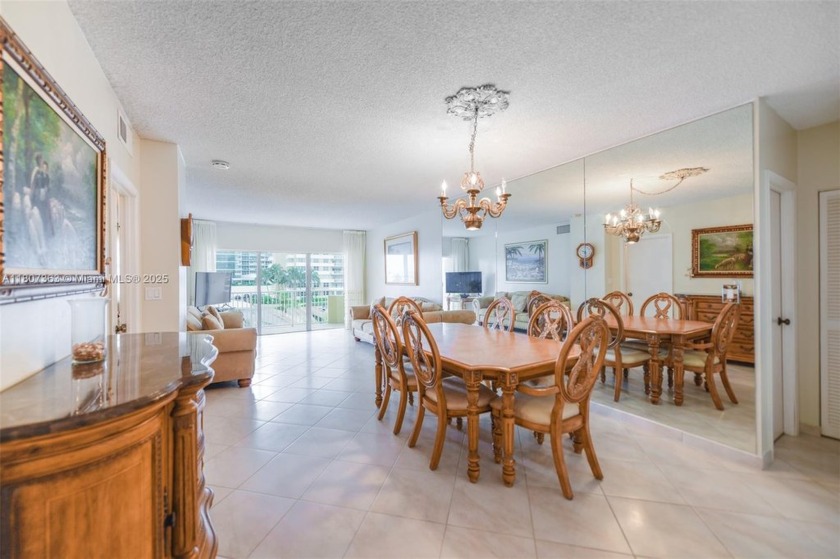 Cozy and bright 1-bedroom, 1.5-bathroom unit in The Hemispheres - Beach Condo for sale in Hallandale Beach, Florida on Beachhouse.com