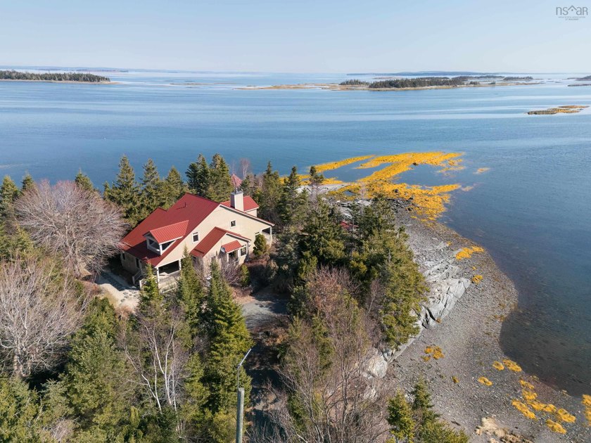 Stunning, natural, intimate - here is a place that feels - Beach Home for sale in Heckmans Island, Nova Scotia on Beachhouse.com