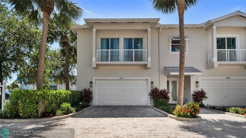 Sapphire Bay stunner! Rare corner townhome (1 of 6!) east of US1 - Beach Townhome/Townhouse for sale in Pompano Beach, Florida on Beachhouse.com