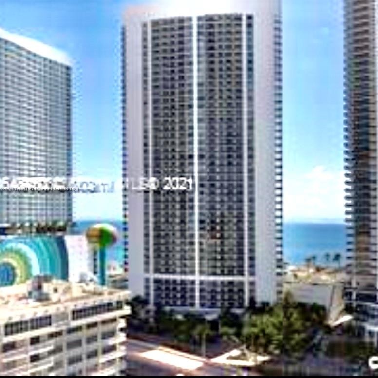 The best largest corner unit in the building! PH with a - Beach Condo for sale in Hallandale Beach, Florida on Beachhouse.com
