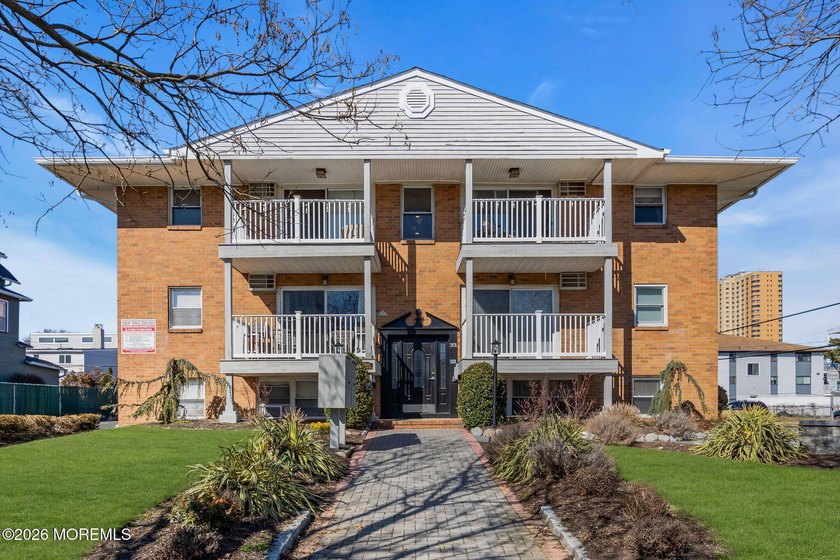 Live n the heart of vibrant Asbury Park, 2 blocks from the ocean - Beach Home for sale in Asbury Park, New Jersey on Beachhouse.com