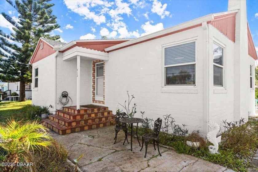 This beautifully updated 1940s beach bungalow offers vintage - Beach Home for sale in Daytona Beach, Florida on Beachhouse.com