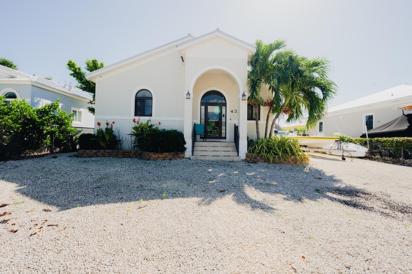 This one checks all the boxes! Built in 2015, a 1341 sf. 3 - Beach Home for sale in Key Largo, Florida on Beachhouse.com