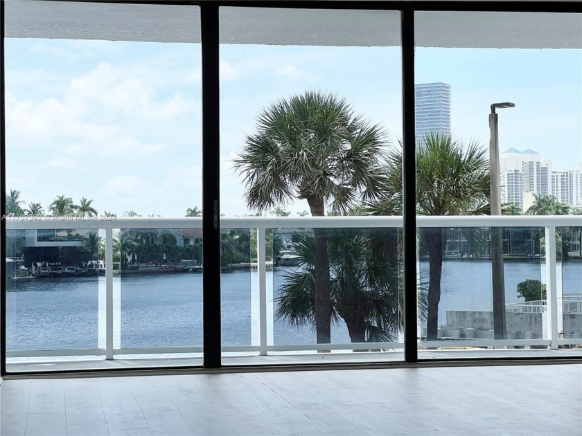 PRICELESS WATER VIEW. Unit renovated, newly painted, new - Beach Condo for sale in Aventura, Florida on Beachhouse.com