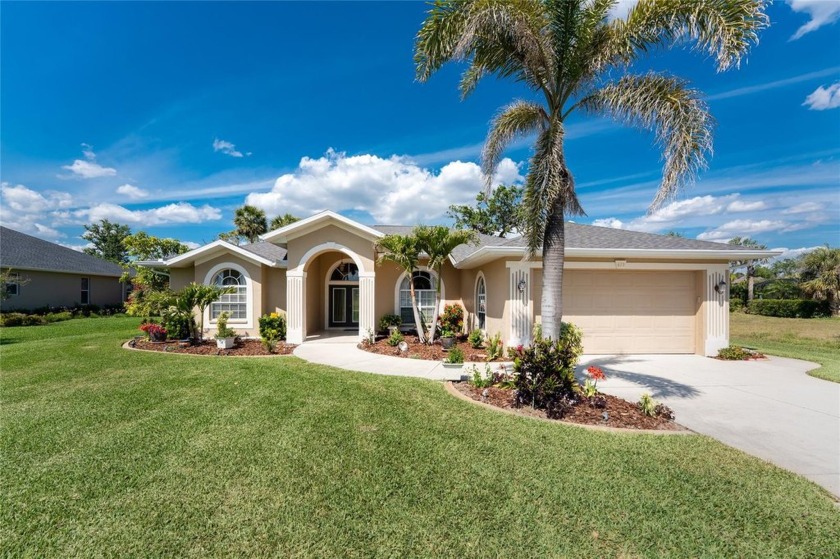 Beautiful and well maintained 3 bedroom, 2.5 bathroom, custom - Beach Home for sale in Rotonda West, Florida on Beachhouse.com