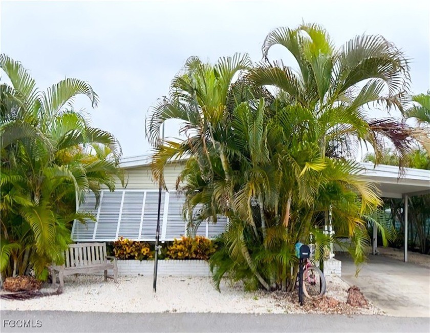 MOTIVATED SELLERS. YOU OWN THE LAND WHICH MEANS NO LOT RENT - Beach Home for sale in North Fort Myers, Florida on Beachhouse.com