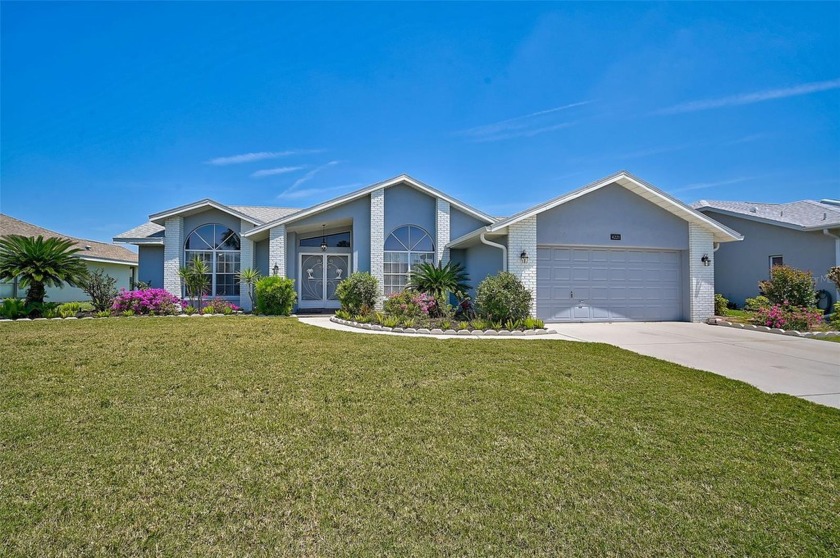 Experience golf course living in this beautiful 3-bedroom - Beach Home for sale in Bradenton, Florida on Beachhouse.com