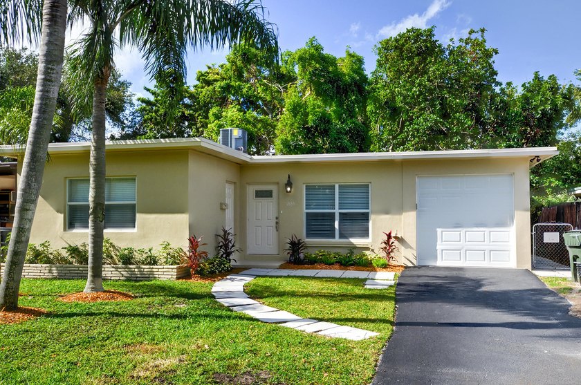BRAND NEW ROOF! UNBELIEVABLE PRICE!!! BEAUTIFUL, UPDATED EAST - Beach Home for sale in Fort Lauderdale, Florida on Beachhouse.com
