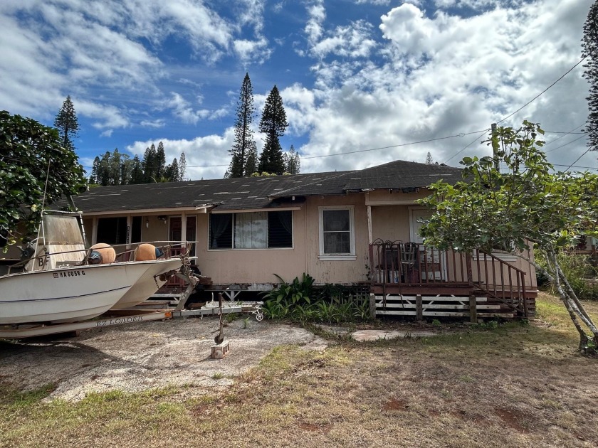 Discover the potential of this classic 2-bedroom, 2-bath - Beach Home for sale in Lanai City, Hawaii on Beachhouse.com