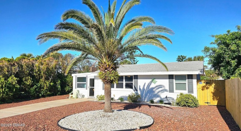 Beach Bungalow for Sale - A Perfect Coastal Retreat! This - Beach Home for sale in Ormond Beach, Florida on Beachhouse.com