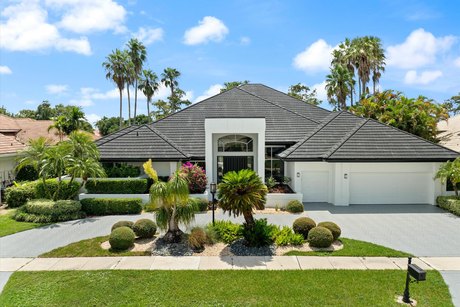 Professionally remodeled and fully updated estate home in - Beach Home for sale in Boca Raton, Florida on Beachhouse.com