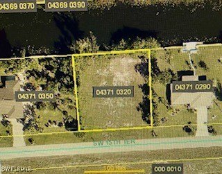 Residential 3-LOT site on freshwater canal in Cape Coral, easily - Beach Lot for sale in Cape Coral, Florida on Beachhouse.com