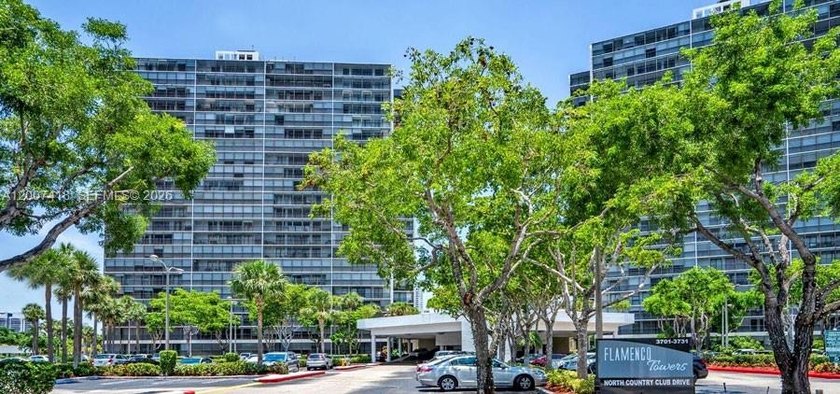 Spacious and updated 3-bedroom, 3-bath corner residence on the - Beach Condo for sale in Aventura, Florida on Beachhouse.com