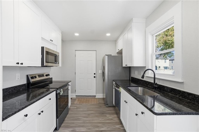 Beautifully renovated home with new kitchen and bathroom - Beach Home for sale in Norfolk, Virginia on Beachhouse.com