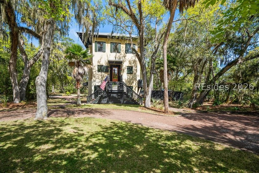 4 N Point Trail is a truly one-of-a-kind retreat, privately - Beach Home for sale in Beaufort, South Carolina on Beachhouse.com
