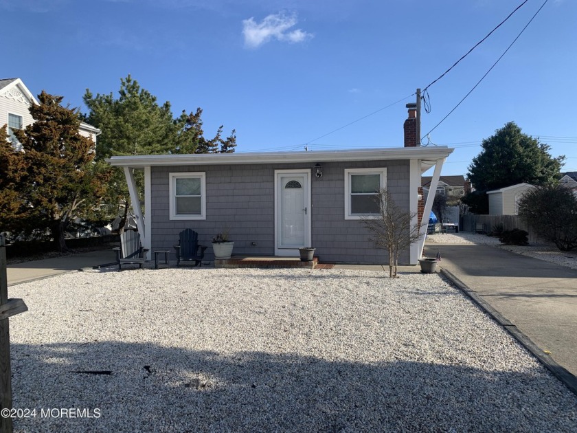 This 3 bedroom 1 bath, ready for summer, meticulously maintained - Beach Home for sale in Ship Bottom, New Jersey on Beachhouse.com
