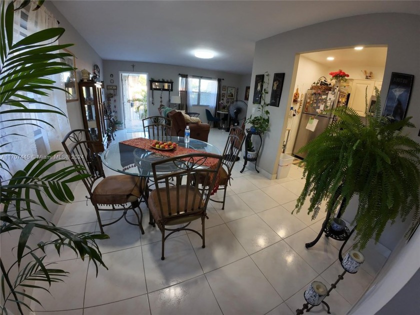 Exciting opportunity alert! Stunning 1 bed, 1.5 bath plus den - Beach Condo for sale in Delray Beach, Florida on Beachhouse.com