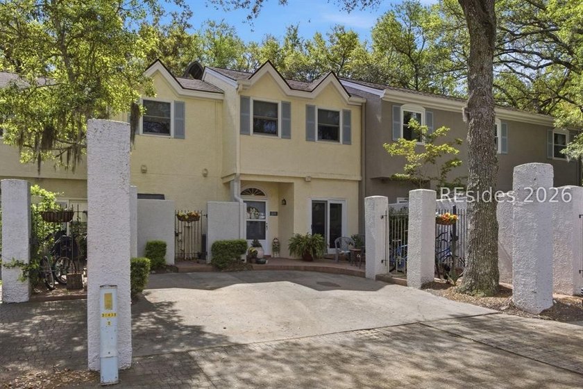 Turnkey villa with first-floor master and flexible 3BR layout, 2 - Beach Condo for sale in Hilton Head Island, South Carolina on Beachhouse.com