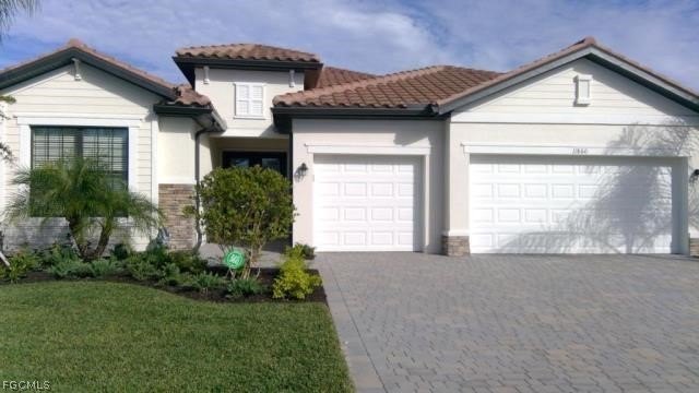 WELCOME TO 11860 Boxelder Way in the resort style community of - Beach Home for sale in Fort Myers, Florida on Beachhouse.com
