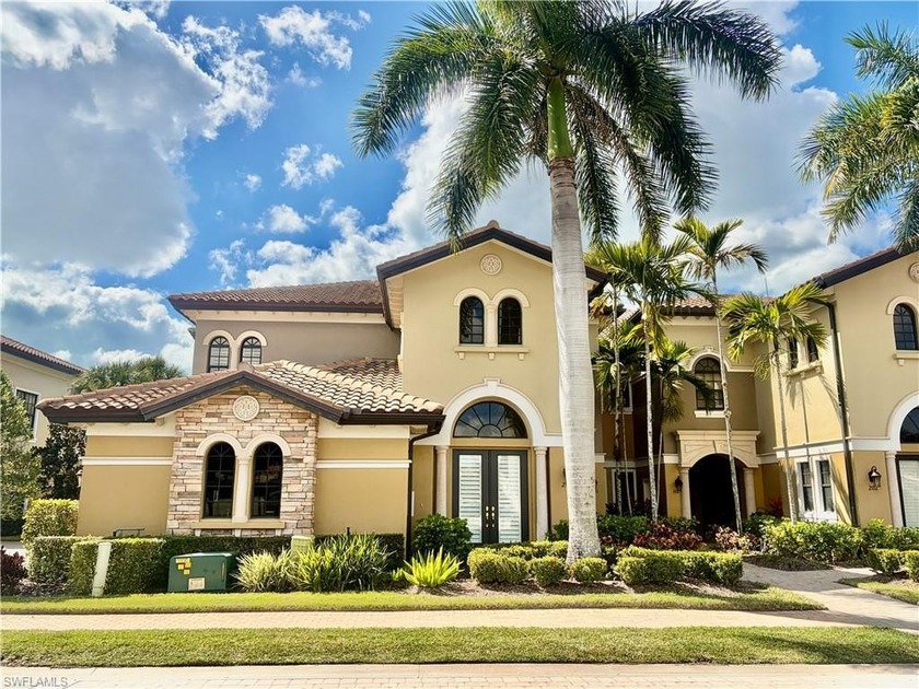 ** NON GOLF **Don't miss this exceptional opportunity to own a - Beach Condo for sale in Naples, Florida on Beachhouse.com