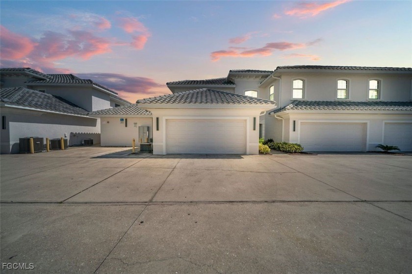 Rarely available 2,175 sq ft Gulf-access condo in the heart of - Beach Condo for sale in Cape Coral, Florida on Beachhouse.com