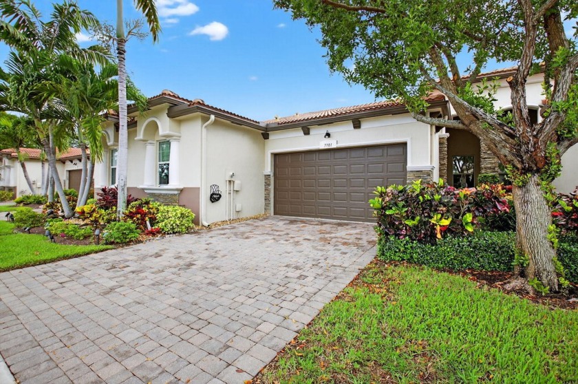 This fantastic ''Florenza'' 2 bedroom 2 bath plus den, 2-car - Beach Home for sale in Delray Beach, Florida on Beachhouse.com