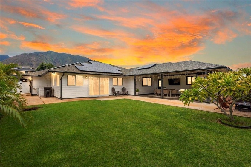 Welcome to 40 Koani Loop, a beautifully redesigned single-level - Beach Home for sale in Wailuku, Hawaii on Beachhouse.com