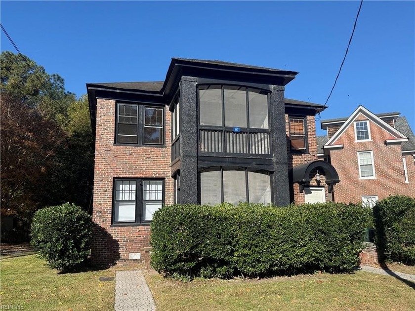 Great opportunity to own a duplex in Lakeside! *The Shirley* is - Beach Townhome/Townhouse for sale in Suffolk, Virginia on Beachhouse.com