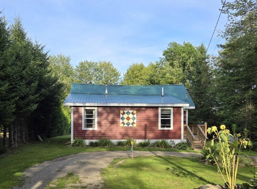 Year-round homes don't become available often on Half Moon Pond! - Beach Home for sale in Searsport, Maine on Beachhouse.com