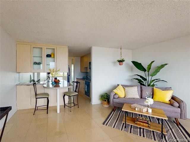 Convenient location, spacious floor plan, amazing views, and - Beach Condo for sale in Honolulu, Hawaii on Beachhouse.com