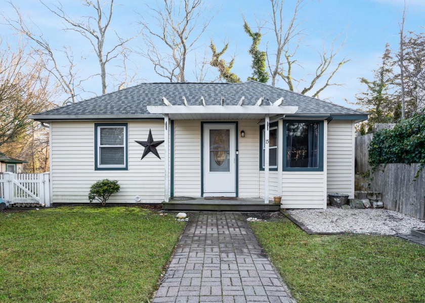 Beach Bungalow: Nearby Beach, Yard w/ Firepit - Beach Vacation Rentals in Wading River, NY on Beachhouse.com