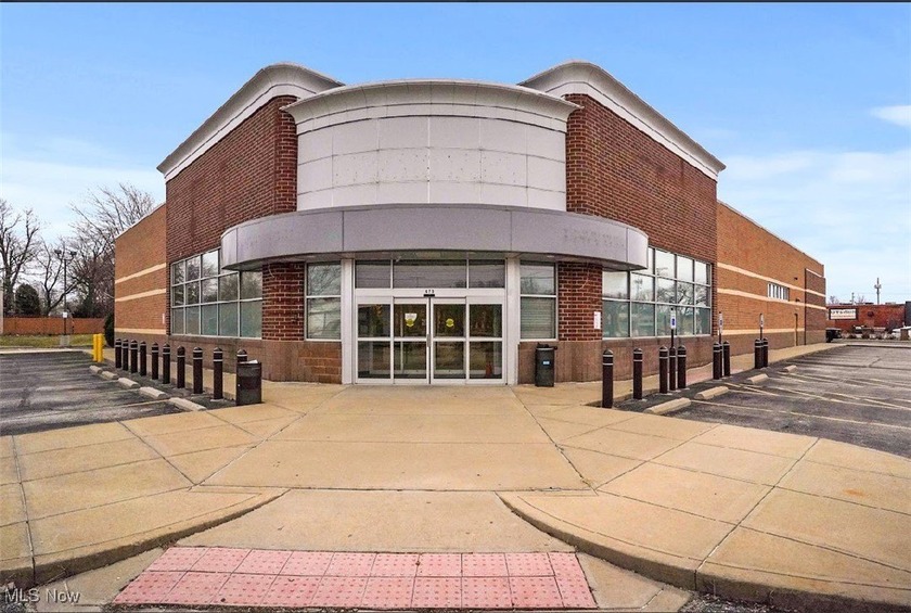 Excellent Location! High Traffic Corner with Ingress/Egress from - Beach Commercial for sale in Cleveland, Ohio on Beachhouse.com