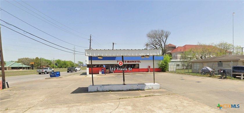 Poroperty with plenty of potential. Previously a convenience - Beach Commercial for sale in Port Lavaca, Texas on Beachhouse.com