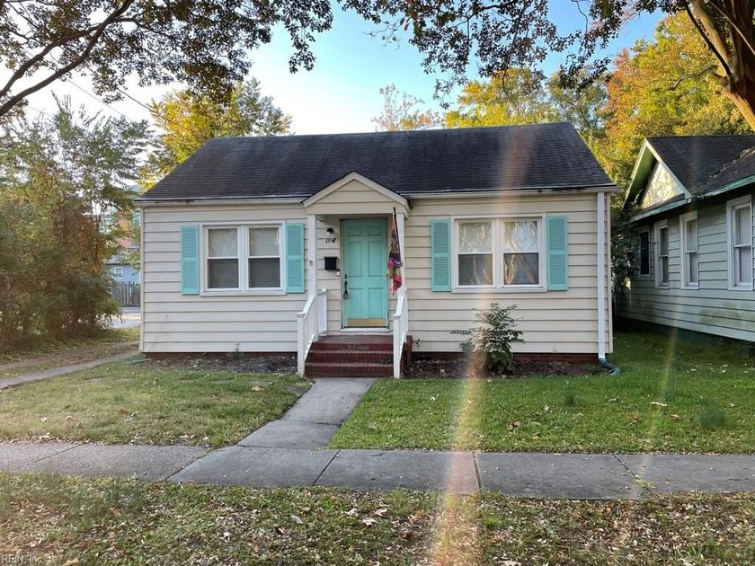 Charming home in the larchmont neighborhood near ODU football - Beach Home for sale in Norfolk, Virginia on Beachhouse.com