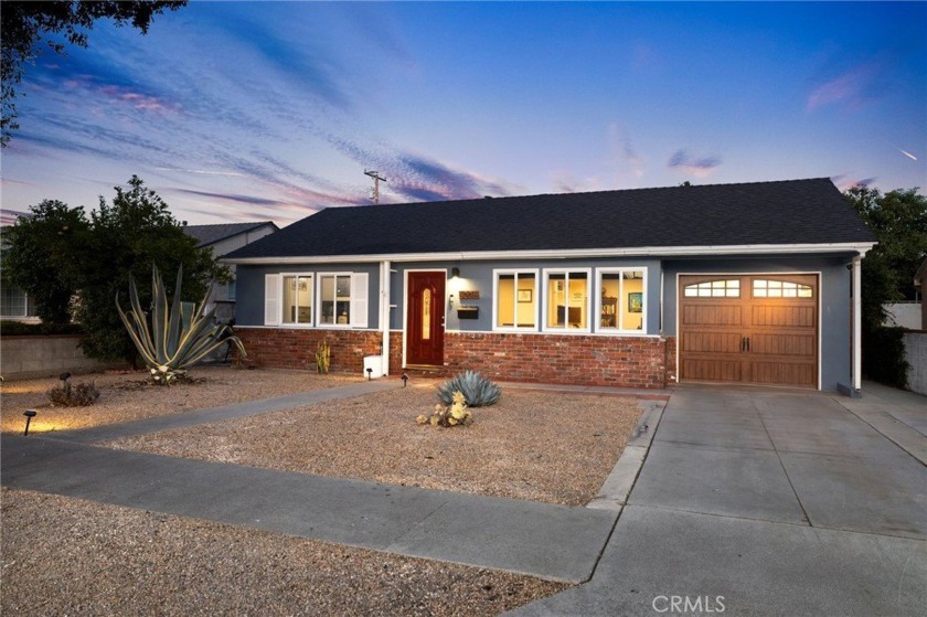 Welcome to this beautifully maintained 2 bedroom, 2 bathroom - Beach Home for sale in Long Beach, California on Beachhouse.com